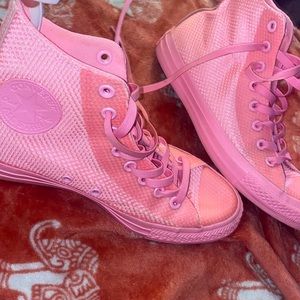 Pink converse size 7